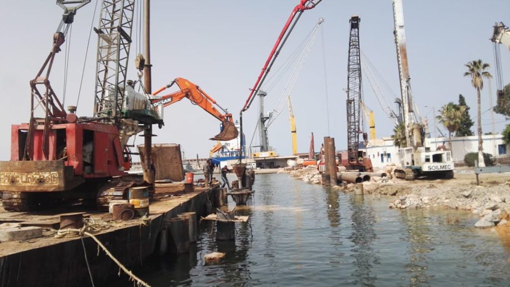 Travaux de remise en état du quai réservé à la Marine Nationale au port de Sfax